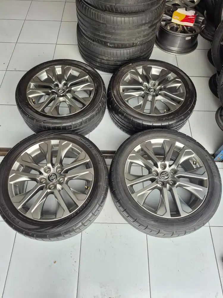 Velg oem inova zenik R18 pcd 5*114.3 lebar 7.5 Et45 plus ban ..4pcs