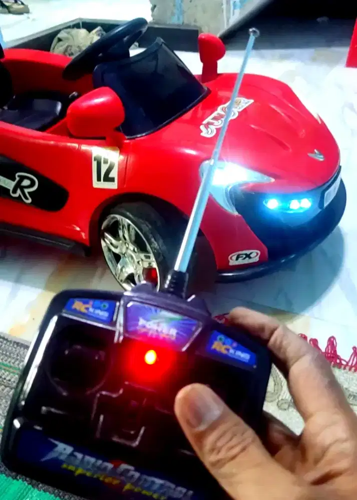 Di Jual cepat Mobil RC mainan anak usia 2 -- 5 tahun