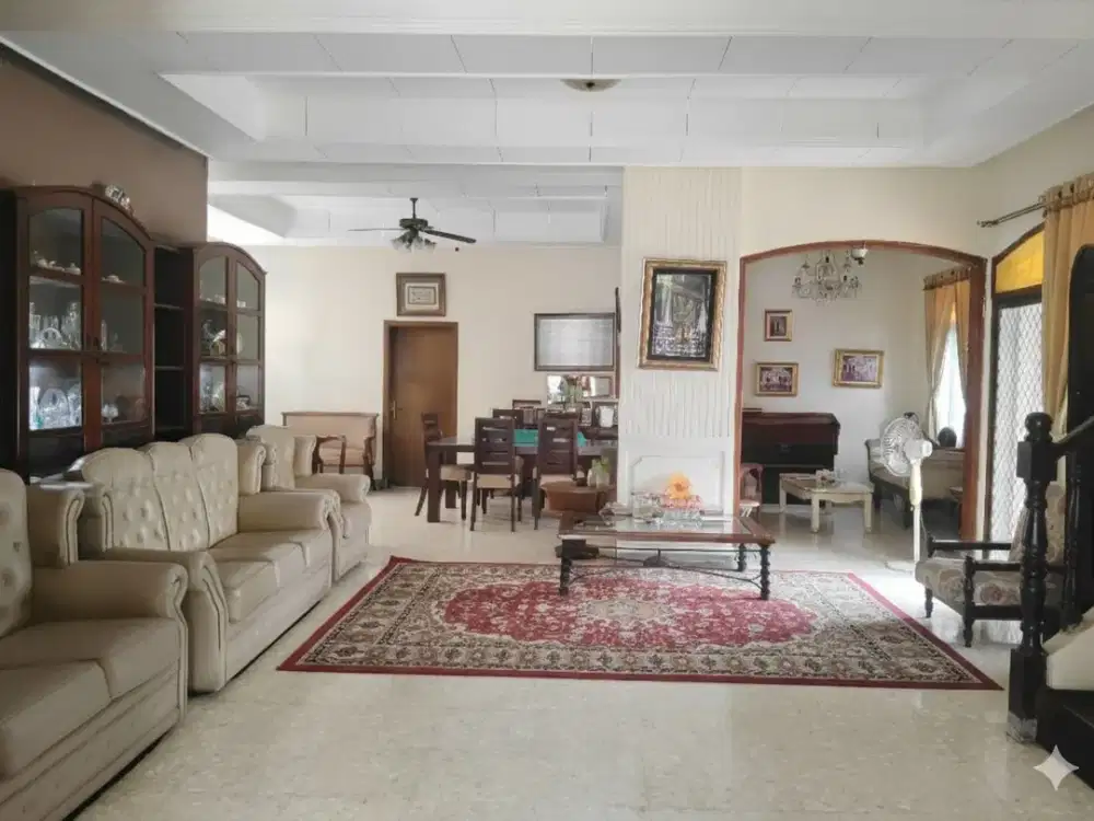 LUAS! 500m² Bangunan 375m² Luas Tanah , SHM Lengkap. Cocok untuk Keluarga Besar Pulo Asem Rawamangun 371B