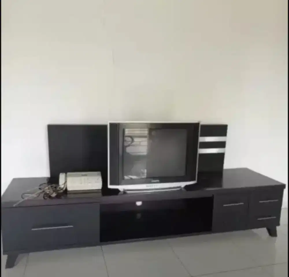 Satu set bufet TV 29