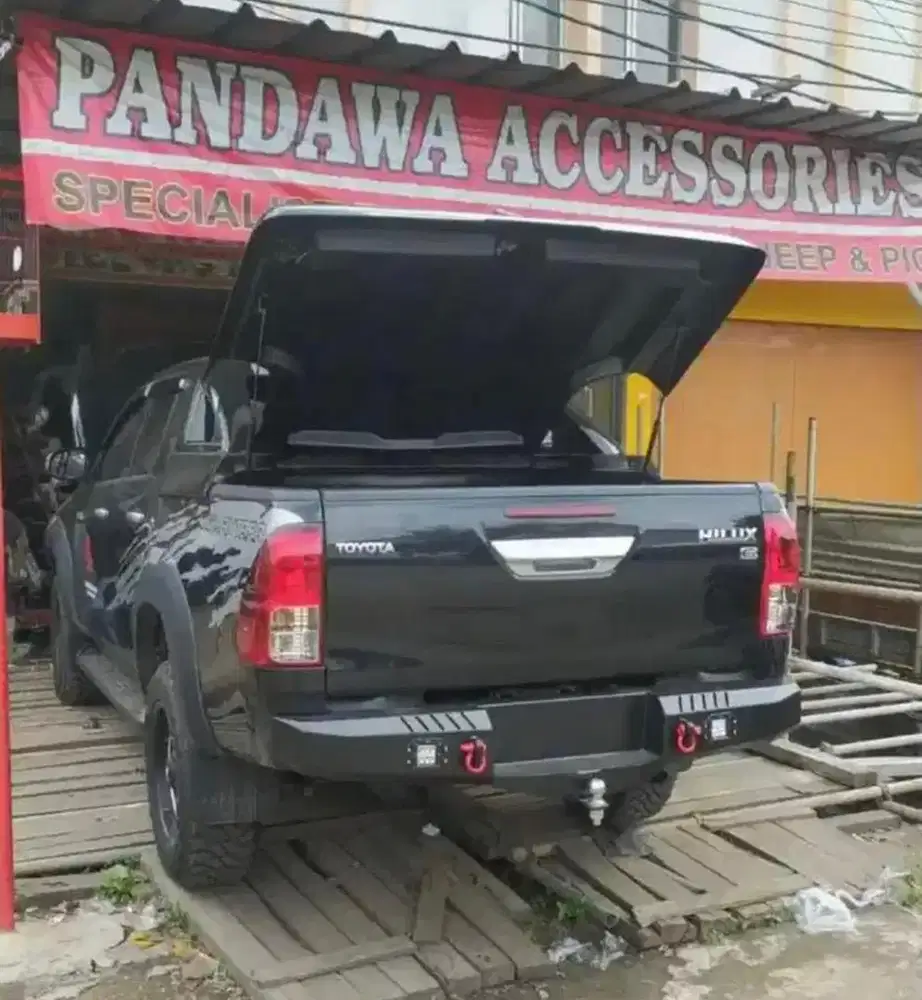 Bumper belakang hilux spek tambang lengkap lampu alarm mundur