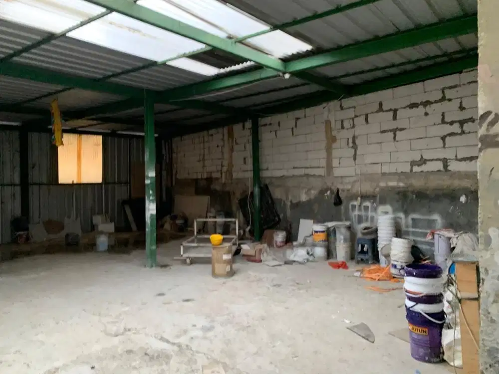 Disewakan gudang/warehouse 300m2 tahunan