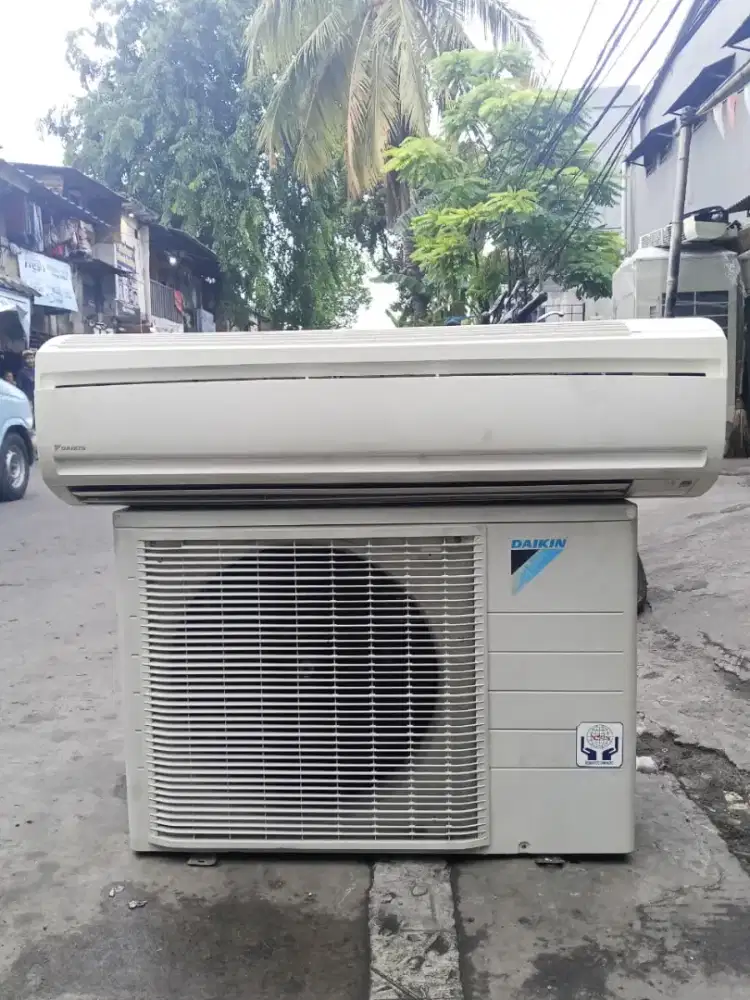 AC Daikin Thailand 2 PK R 410 second