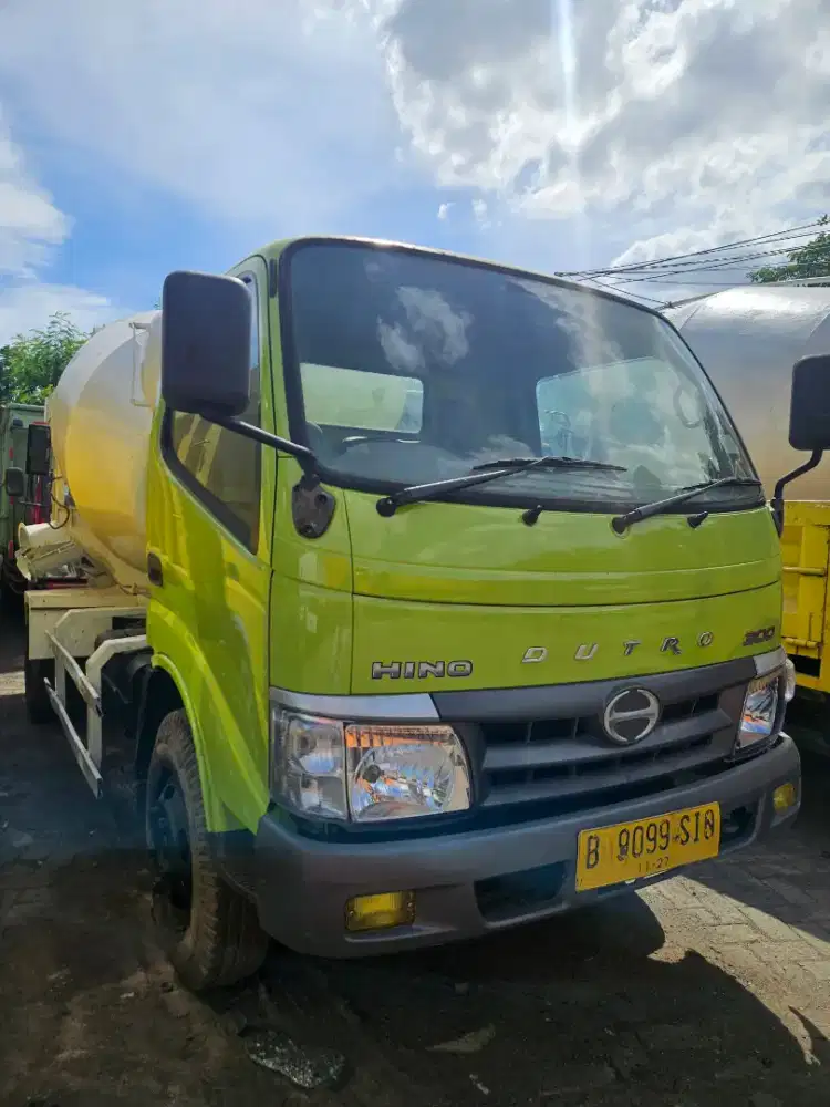 Hino dutro 130 HDL mixer 3 kubik  2021 full original