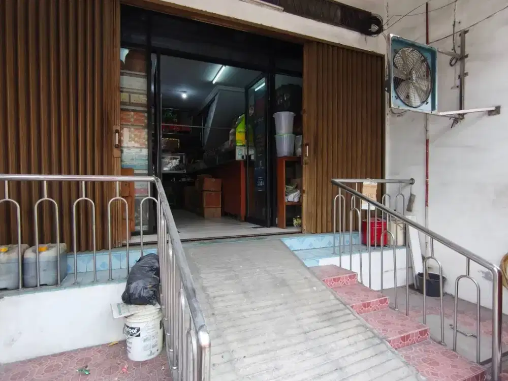 RUKO PADEMANGAN PINGGIR JALAN UK 5.2x17 3 LANTAI SHM ROW 2 MOBIL