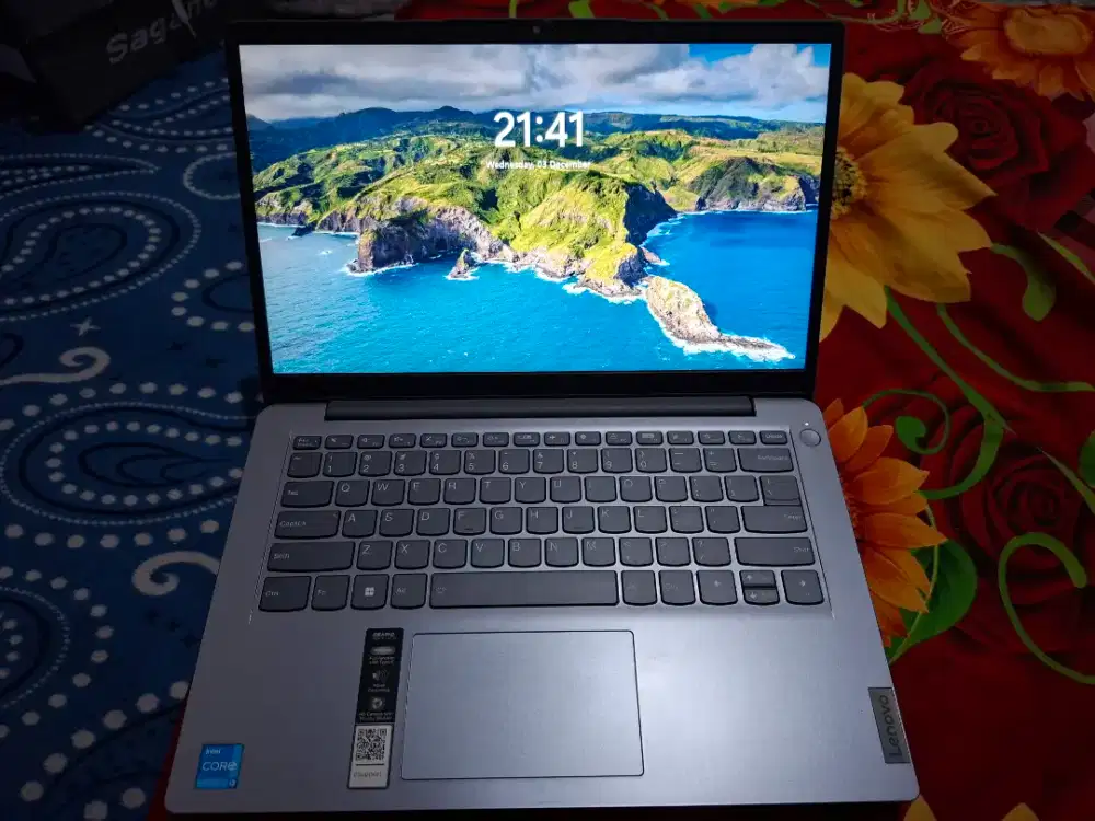 Lenovo Ideapad slim 3
Core i3 gen 12