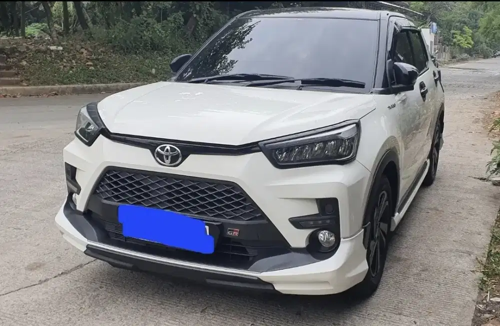 Toyota raize turbo two tone 2022 istimewa mulus terawat
