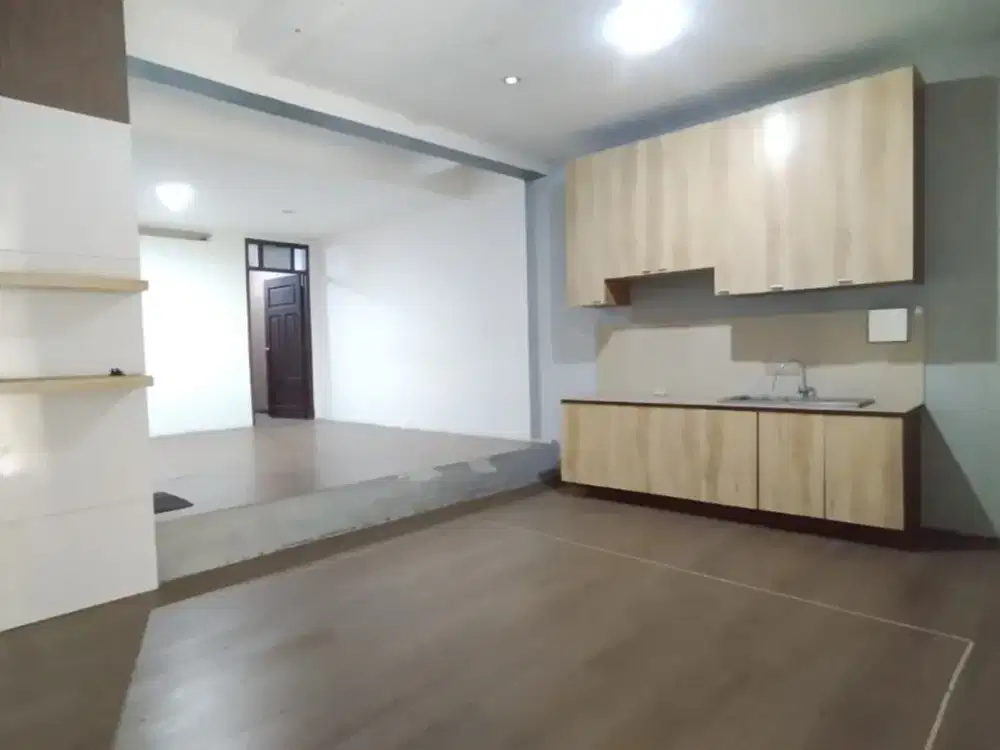 Disewakan Rumah Cocok untuk Kantor terusan Sutami Setrasarimall