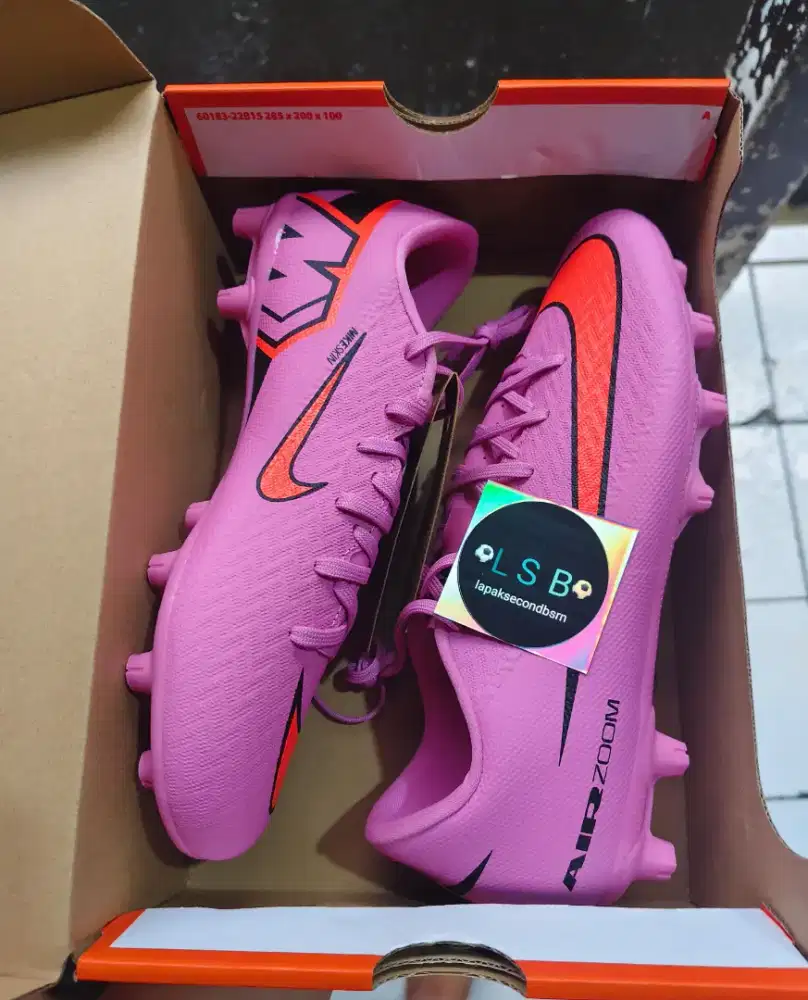 Sepatu Bola Nike Mercurial Zoom Vapor 16 Academy HG
