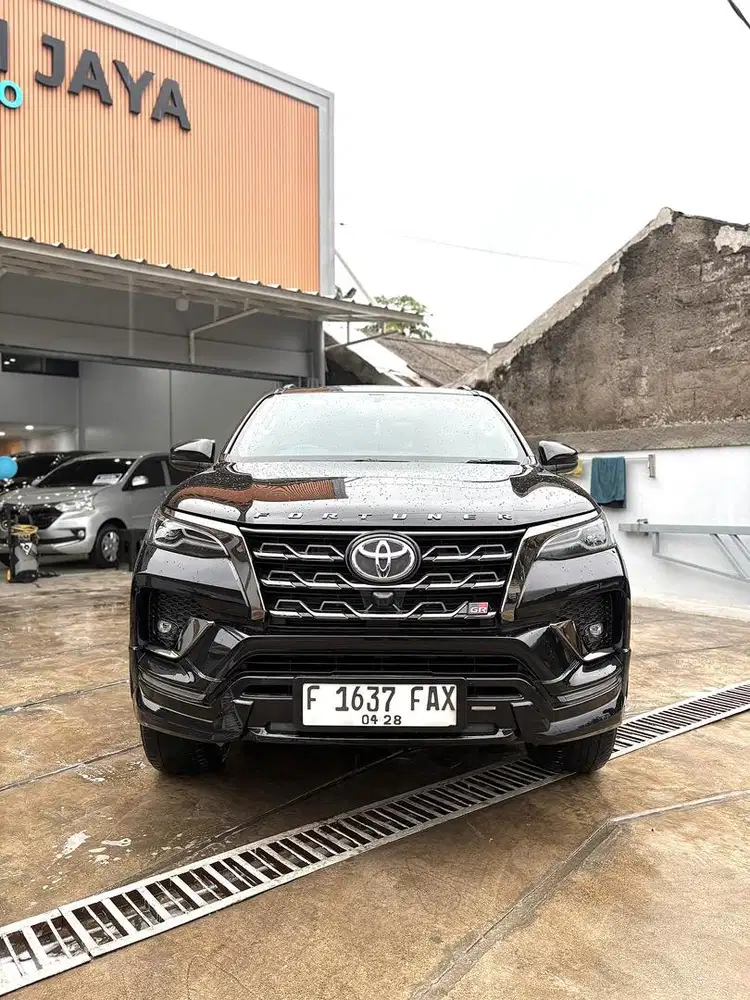 Fortuner GR Black Edition 2023