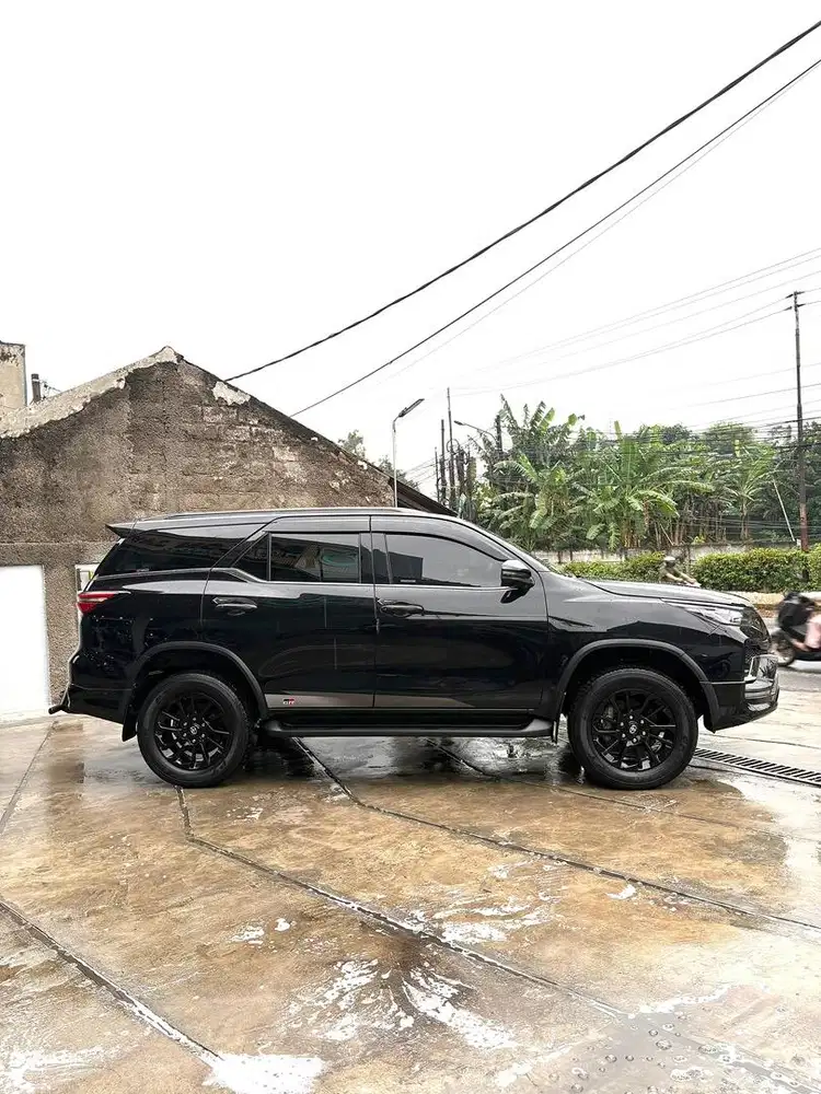 Fortuner GR Black Edition 2023
