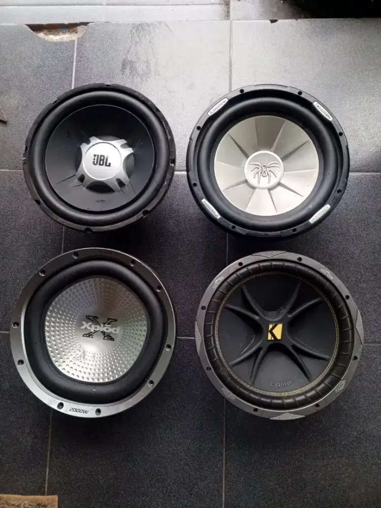 Subwoofer JBL, Soundstream, SonyXplod, Kicker.