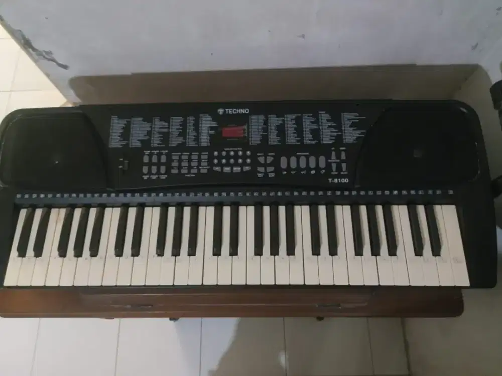 Keyboard Techno t8100 second