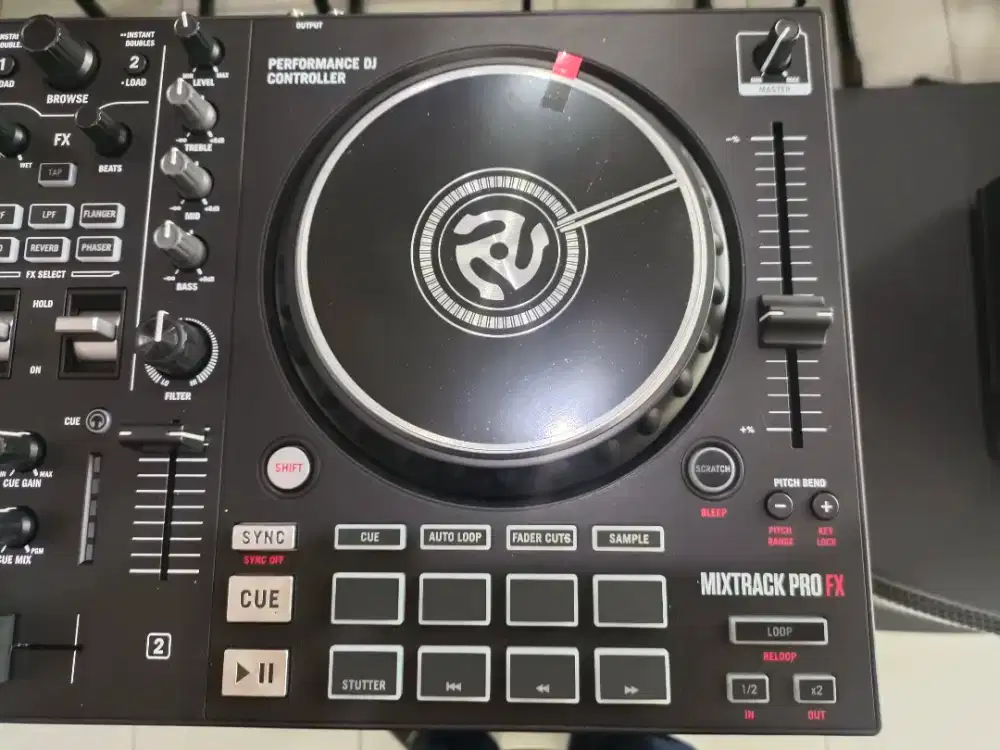 NUMARK MIXTRACK PRO FX DJ CONTROLLER
