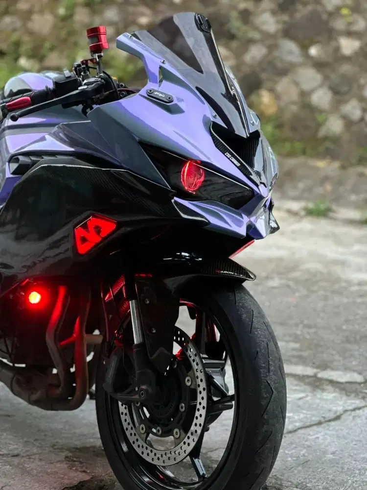 zx25r 2021 hitam
