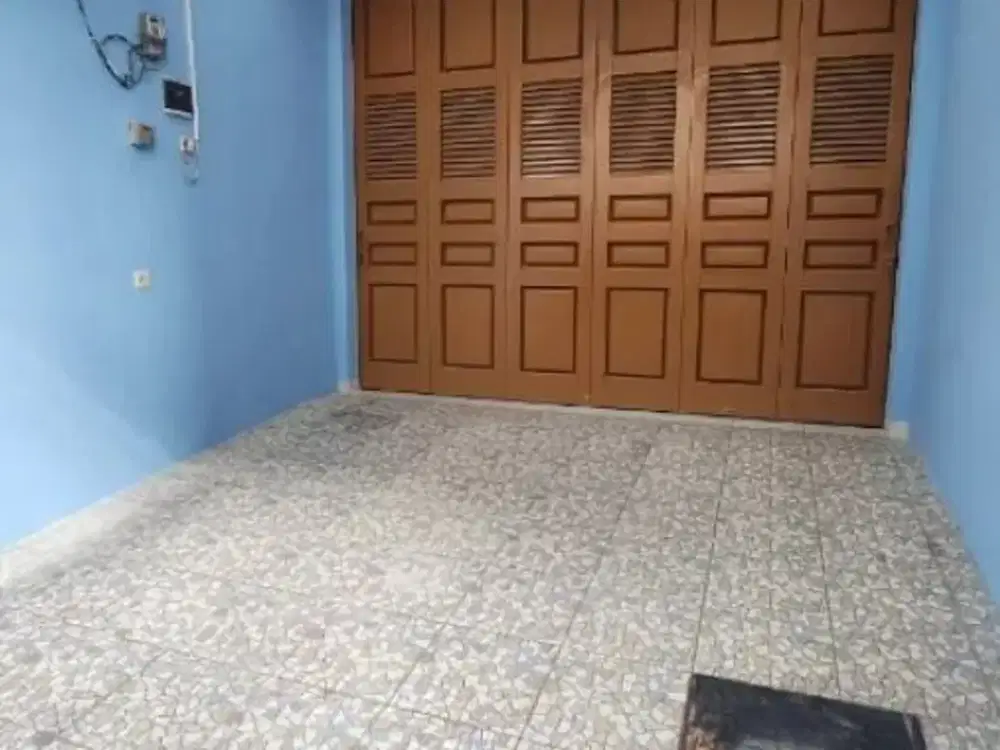 ANA DISEWAKAN RUMAH 4 LANTAI UK 4X16M² DI JELAMBAR