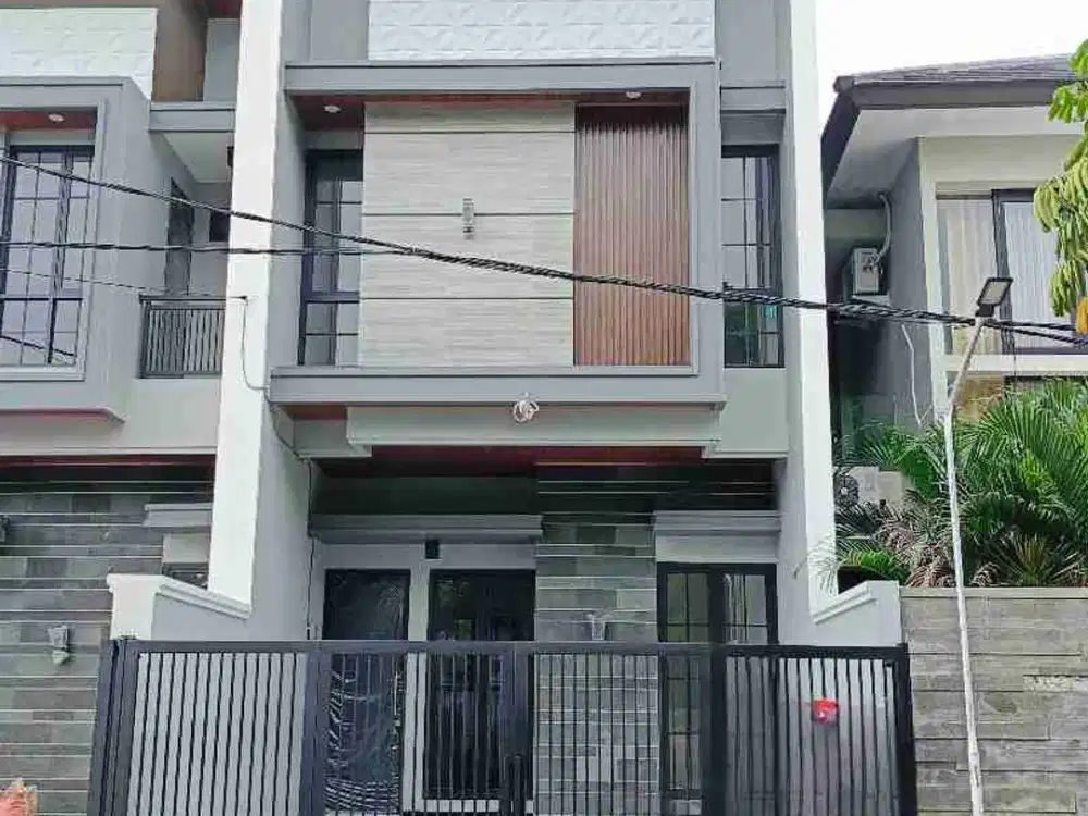 Satu-satunya Rumah Gress di Manyar under 2M dgn Row Jln 4 Mbl