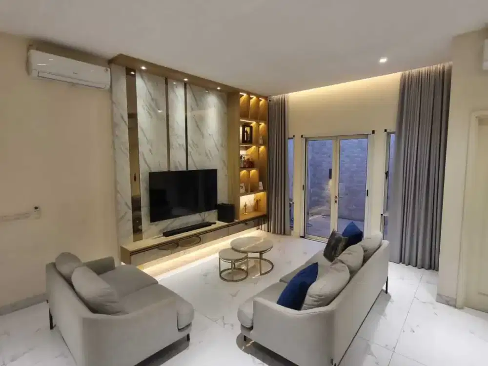 Rumah 2 Lantai Bagus di Suvarna Sutera Cluster Chiara , Tangerang