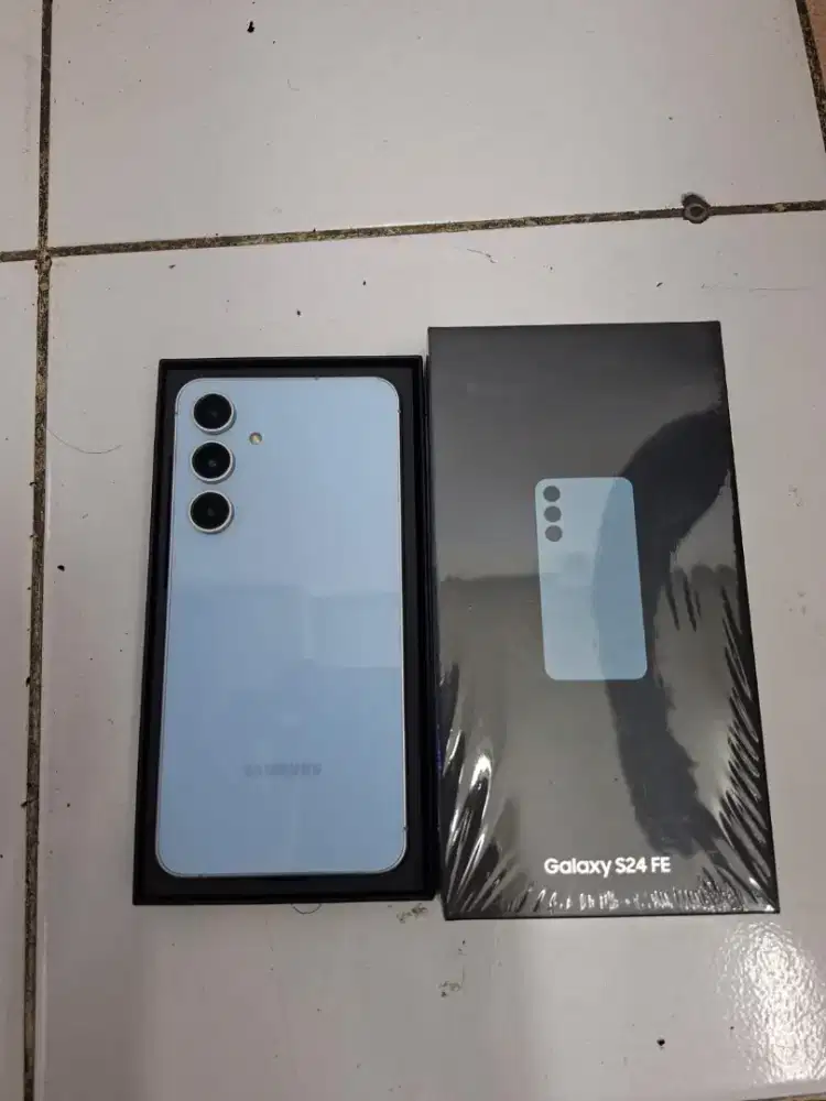 Jual samsung s24fe 5g ram8/128 kondisi mulus hp duss kabel data
