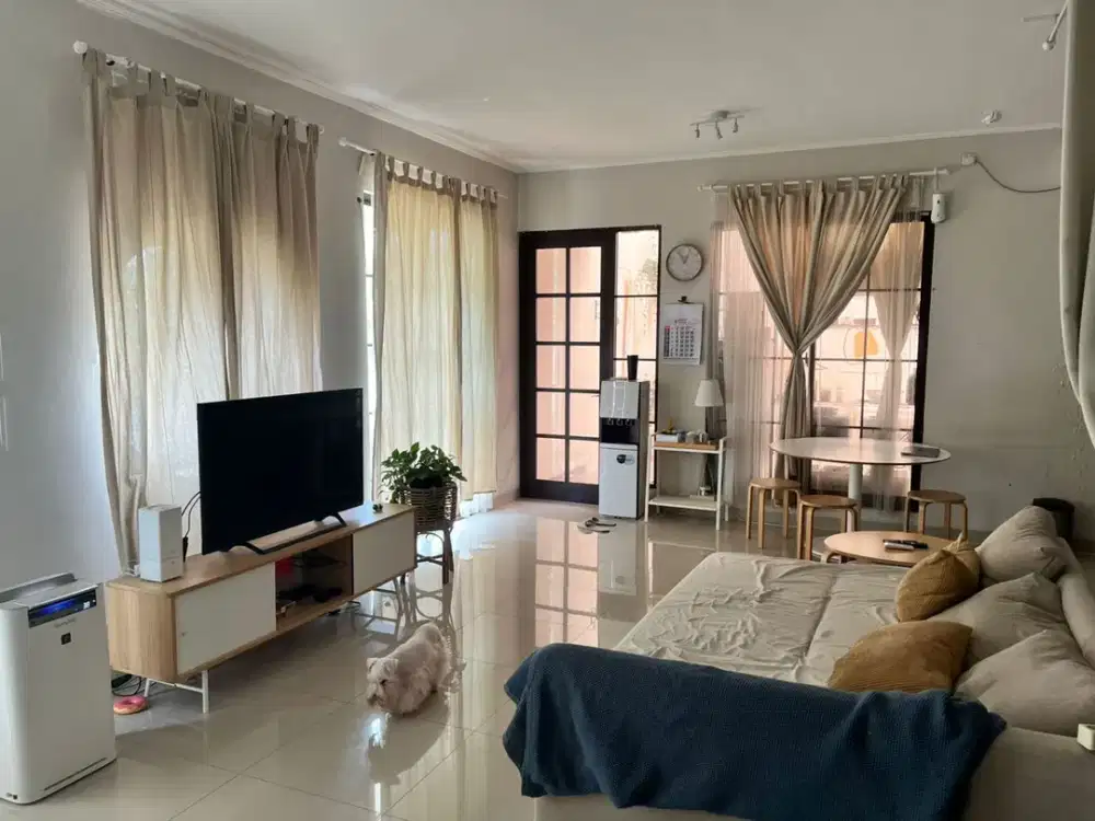 Rumah Di Green Lake City Tangerang Luas 8x18 Hoek 2 Lantai SHM