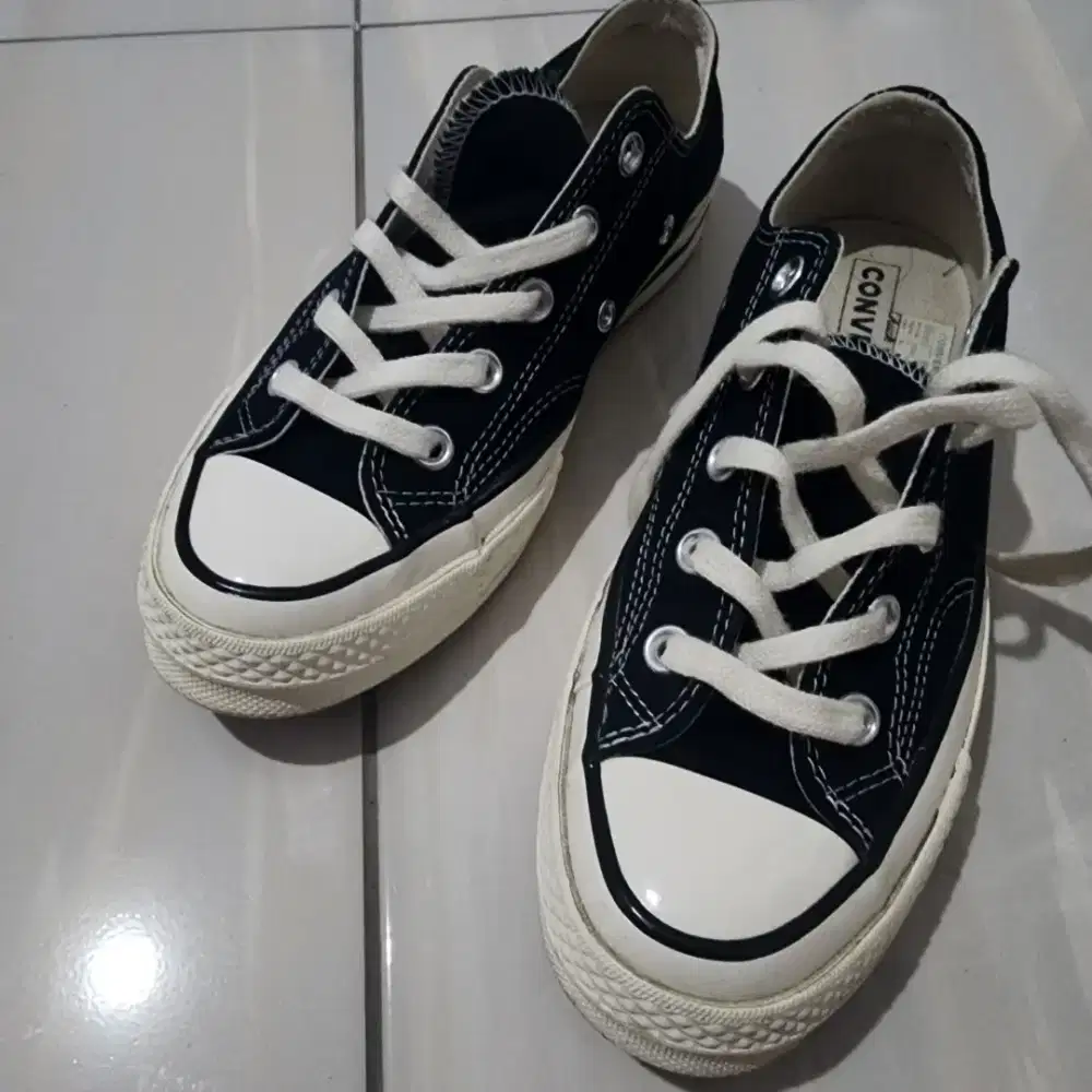 Sepatu Converse Chuck Taylor Low – Size 36.5 (Unisex)