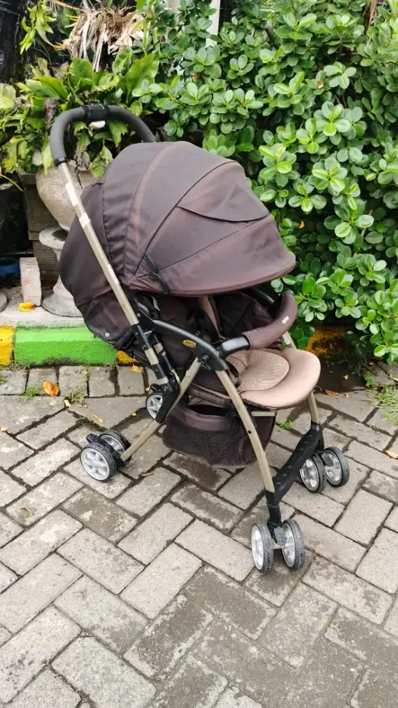 STROLLER APRICA PRELOVED