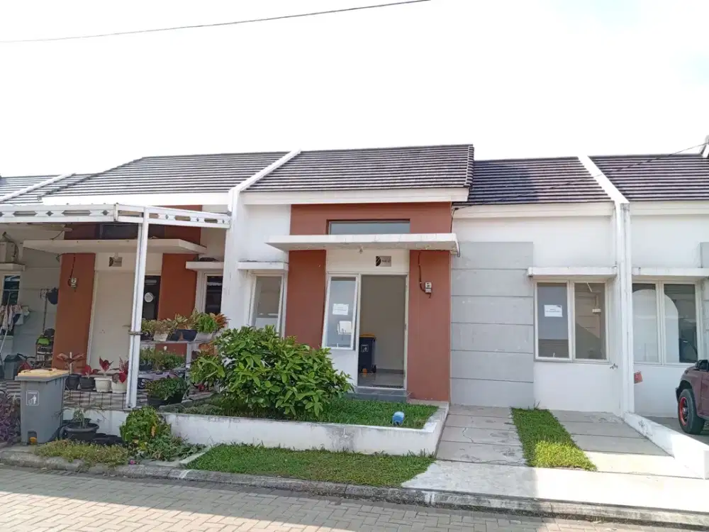 Rumah 10 Menit ke RS Tiara Bekasi Hadap Selatan Siap KPR J-34328