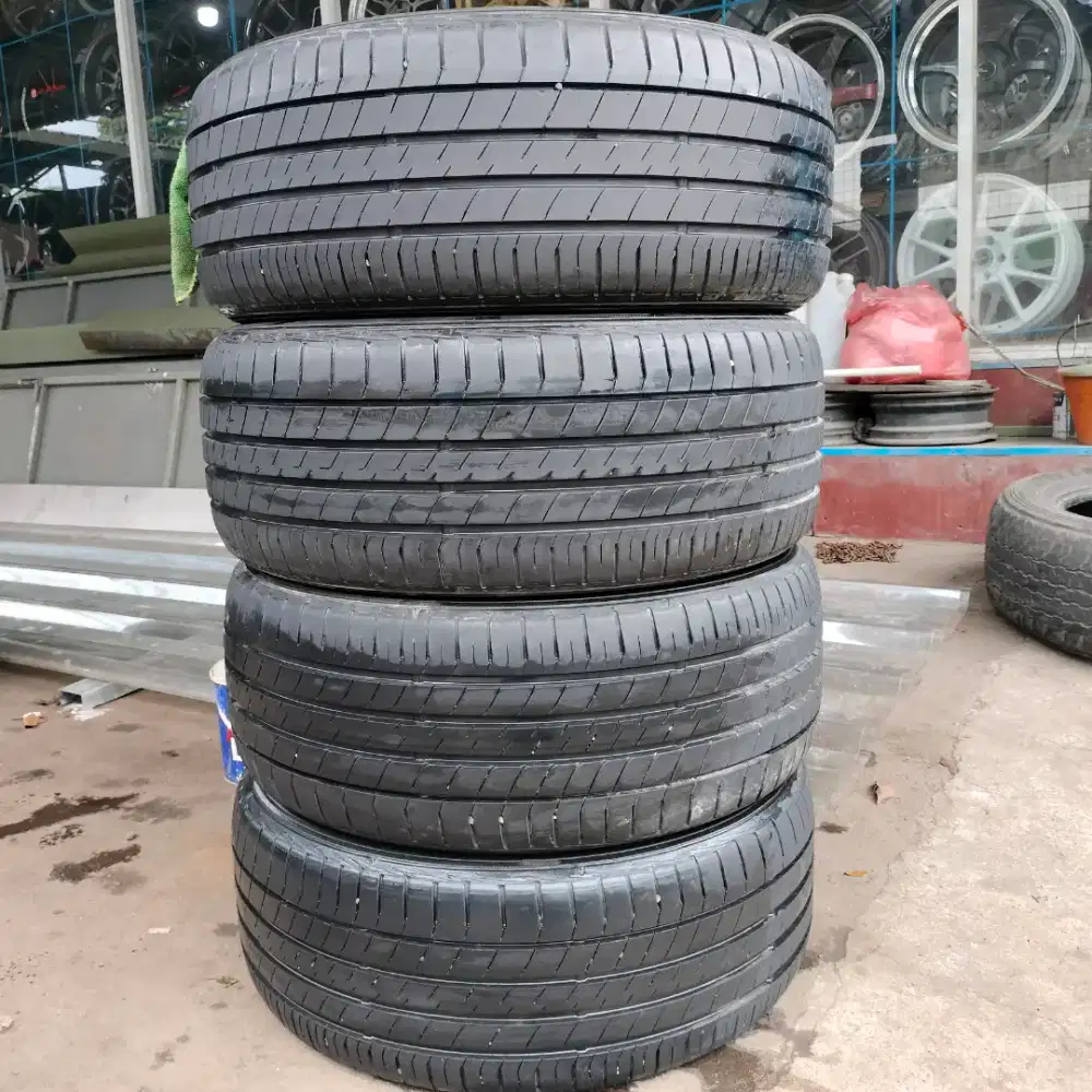 Dunlop lm705 235/50 R18 95% tahun 2024 4pcs