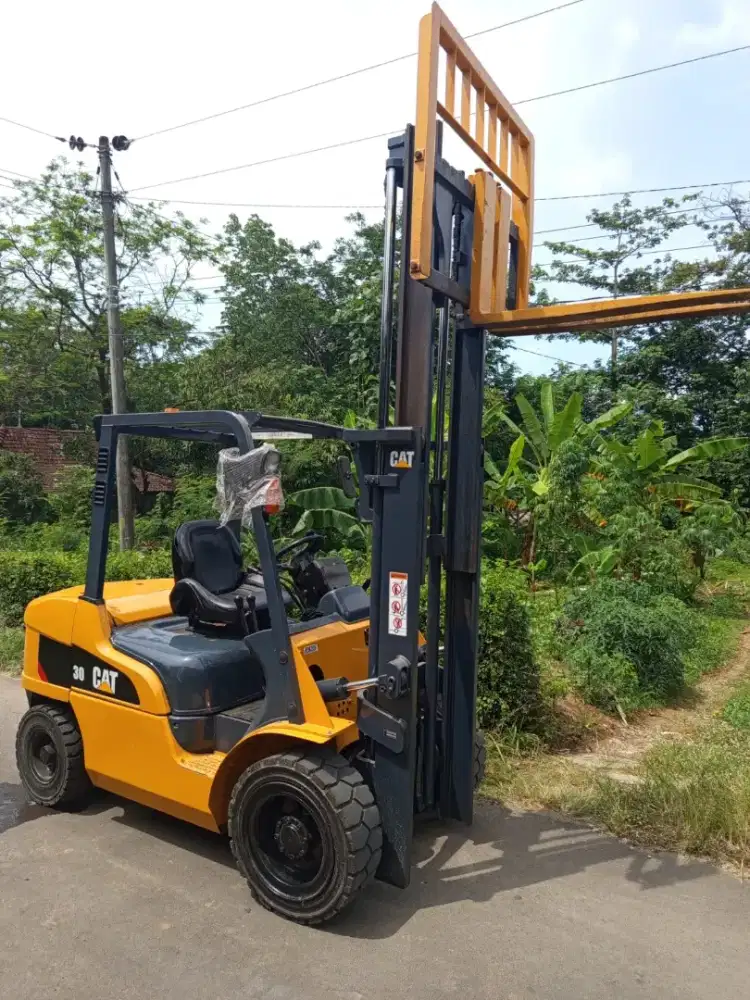 Forklift 3 Ton 2020 mast 3 meter kondisi mulus siap kerja