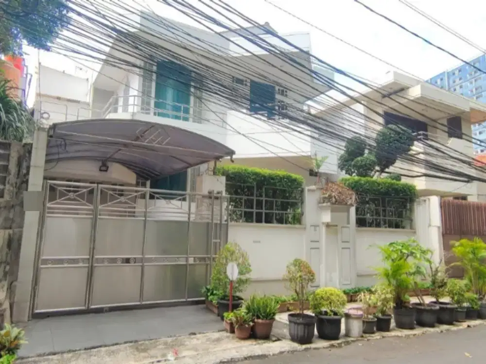 JARANG ADA  Rumah Apik Siap Huni Kawasan Premium SCBD Cawang Jaktim
