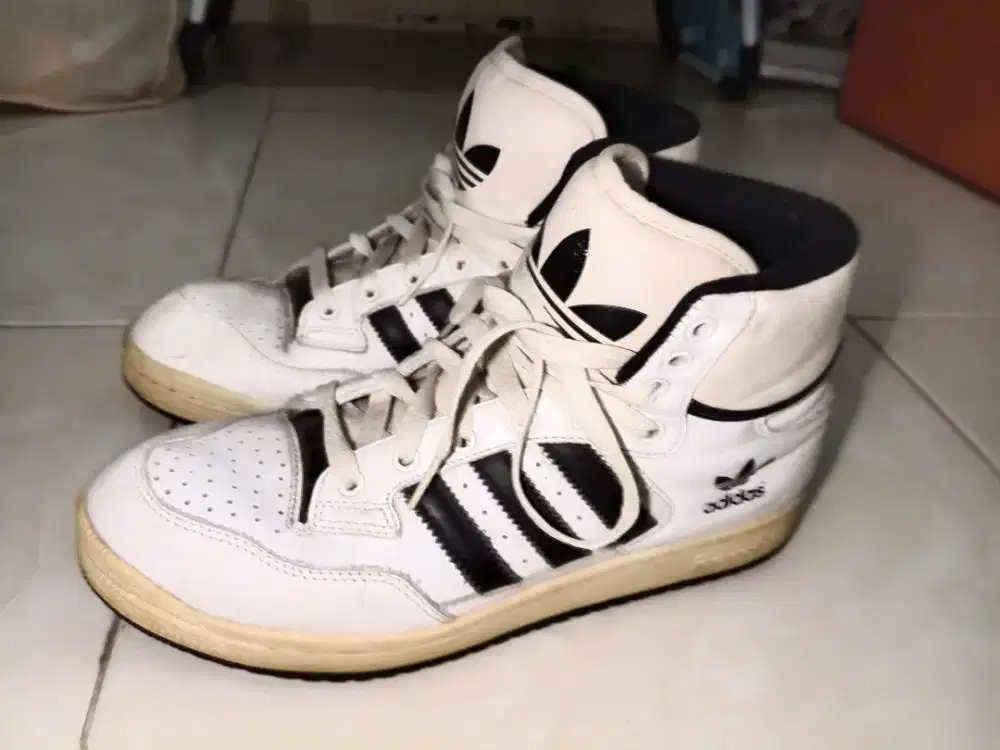 Sepatu Adidas Preloved