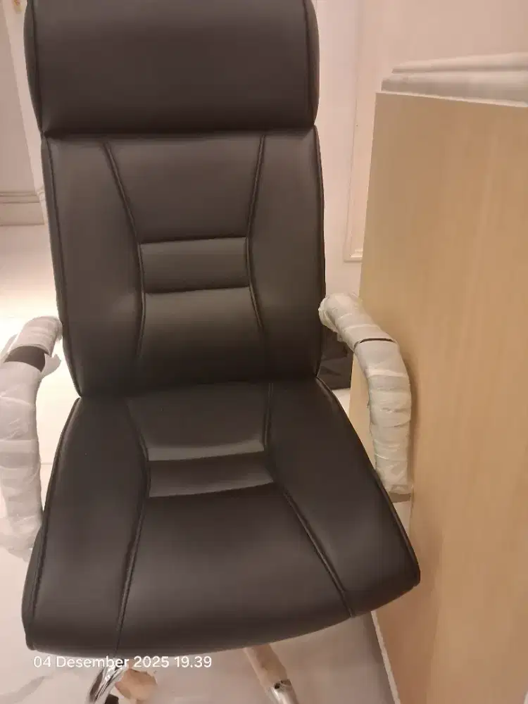 Jual kursi baru di kasih bos
