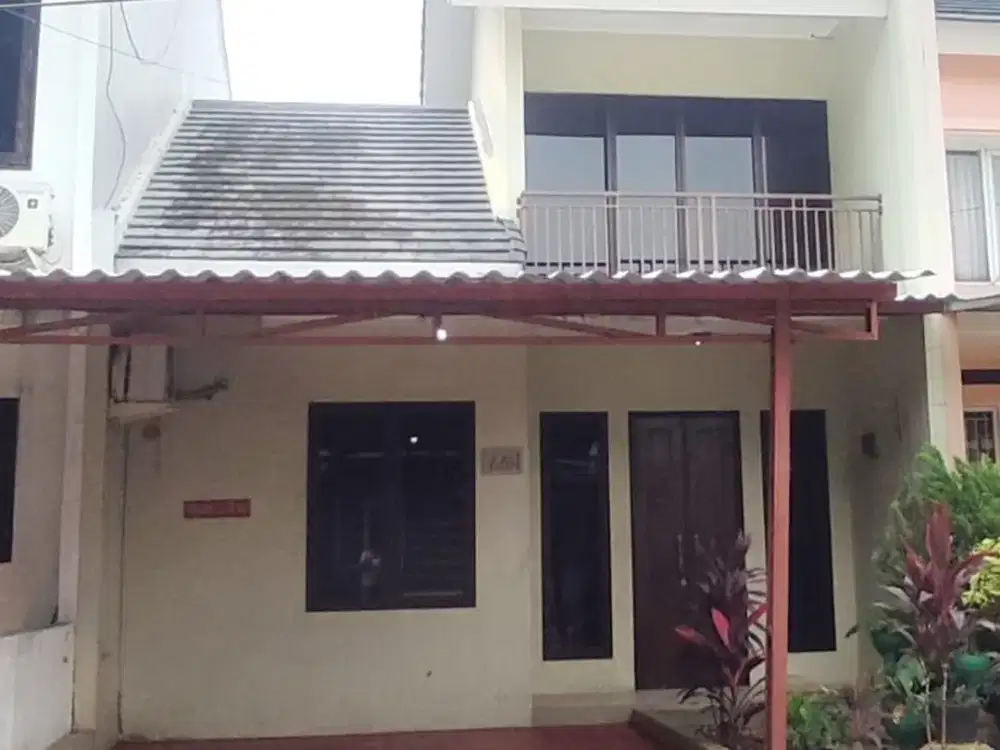 Rumah 3 KT Terawat 15 Menit ke Stasiun Serpong SHM Hadap Timur J-31030