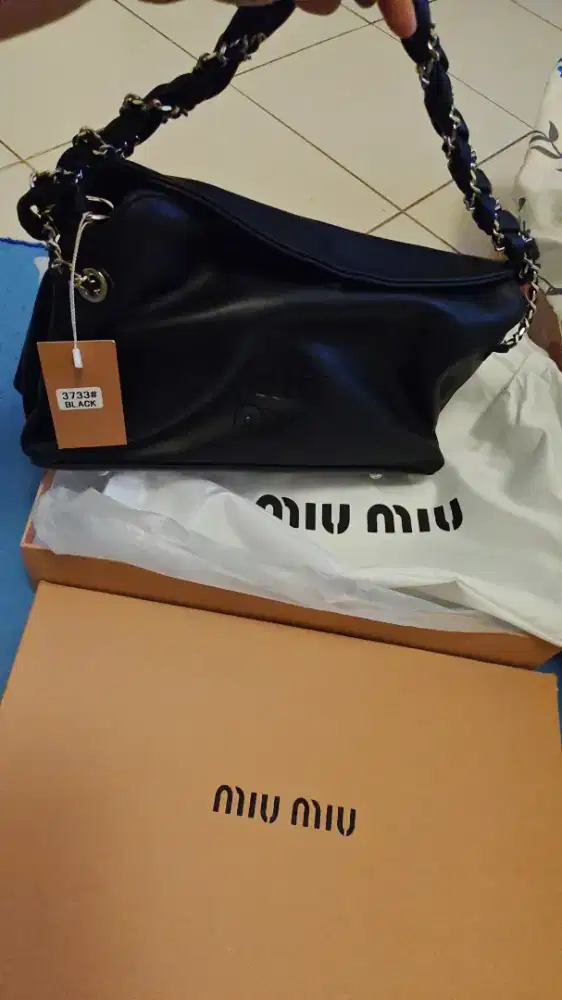 Tas Miu Miu baru (sling bag, sholder bag)