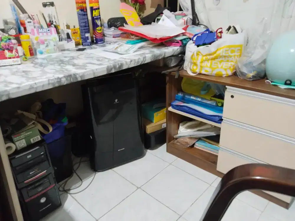 Meja kerja Informa model L