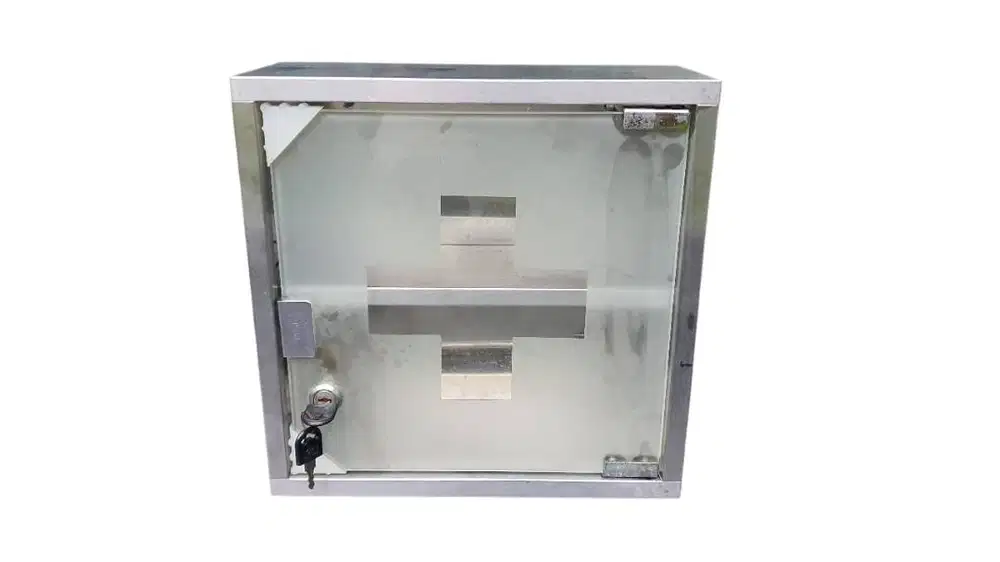 Kotak P3K Lemari Obat Besi Kaca Stainless 30x30x12