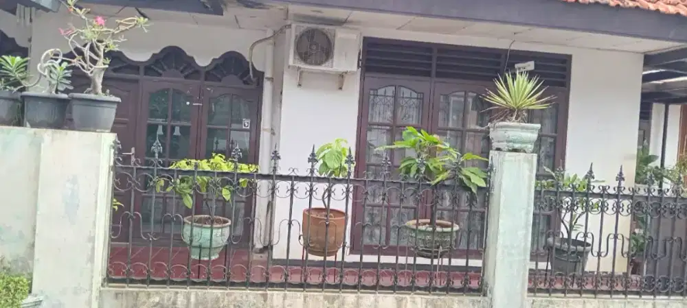 RUMAH AREA PONDOK GEDE, BEKASI (BUTUH CEPAT)