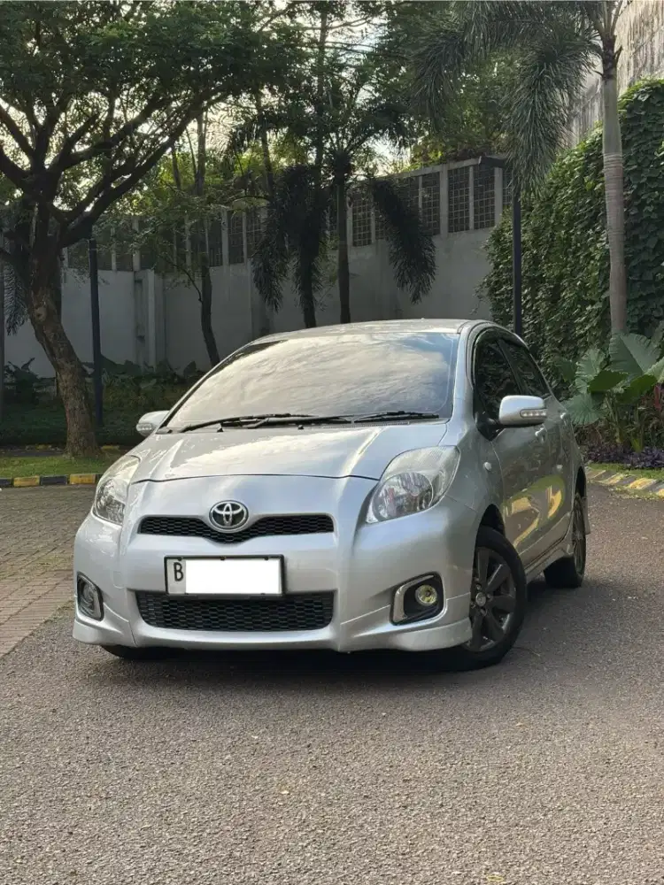 TOYOTA YARIS 1.5 E A/T 2012