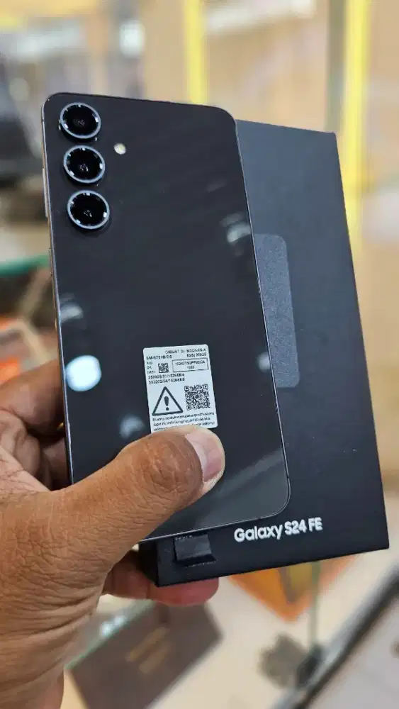 SAMSUNG S24 FE 5G 256GB Second Like New - Garansi MEI 2026