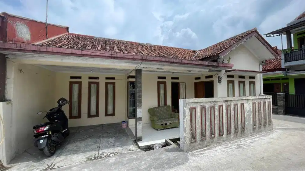Di Jual Rumah di Cibereum Mulyaharja Jl. H Mubarok 3