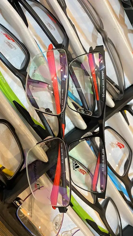 Dibutuhkan Karyawan Jaga Toko Kacamata Optik