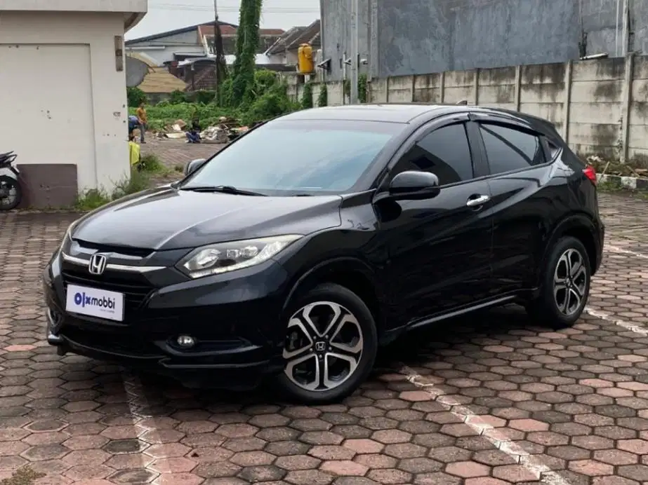 Pajak Panjang Honda HRV 1.8 RS Bensin-AT 2017 Hitam LABD