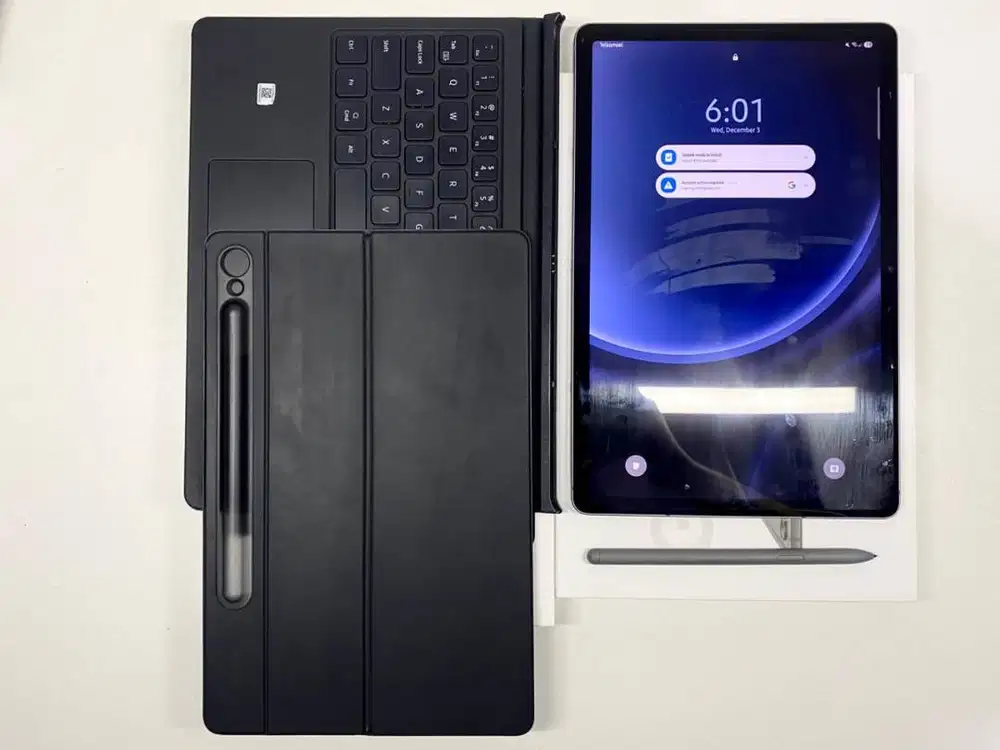 FOR SALE - Samsung Galaxy Tab S9 FE 5G + S Pen + Book Cover Keyboard