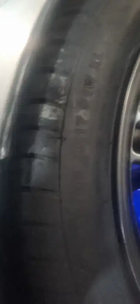 Sangat istimewa,masih utuh serabut ban,velg kondisi 99%