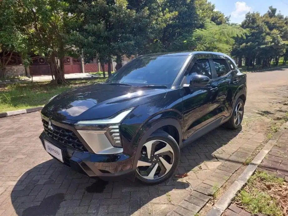 Pajak Panjang Mitsubishi XForce 1.5 Ultimate Bensin-AT 2024 Hitam MAS