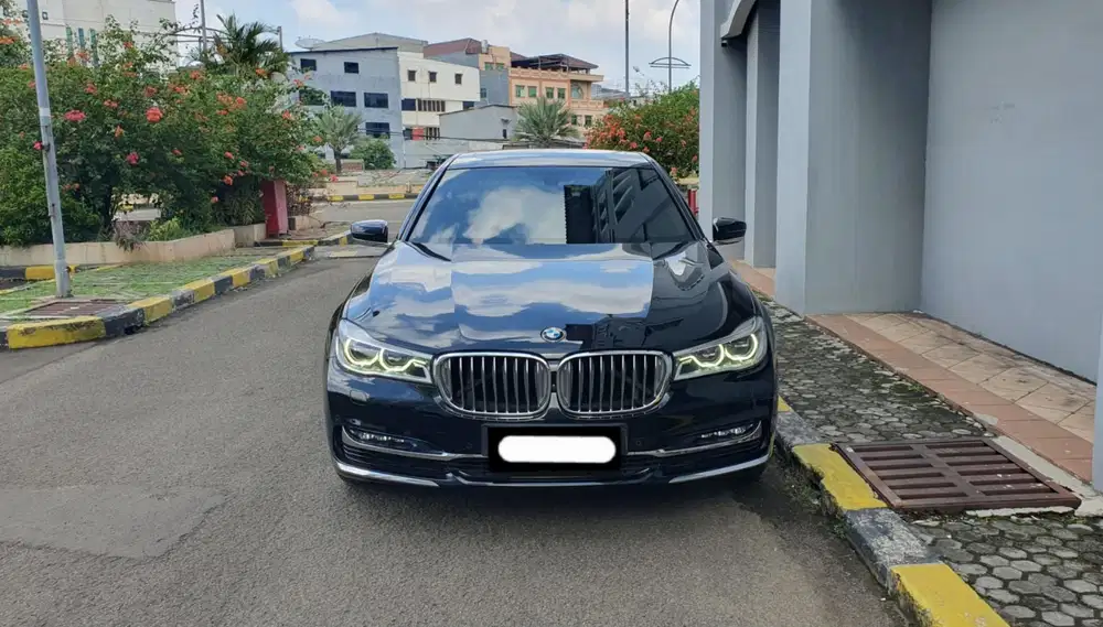Km39rb bmw 740li 2017 hitam pajak panjang