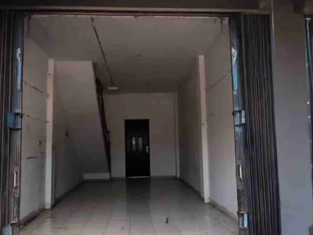Di Sewakan Ruko 2 1/2 Lantai Dekat Gerbang Tol Jelupang Serpong Utara Tangerang Selatan