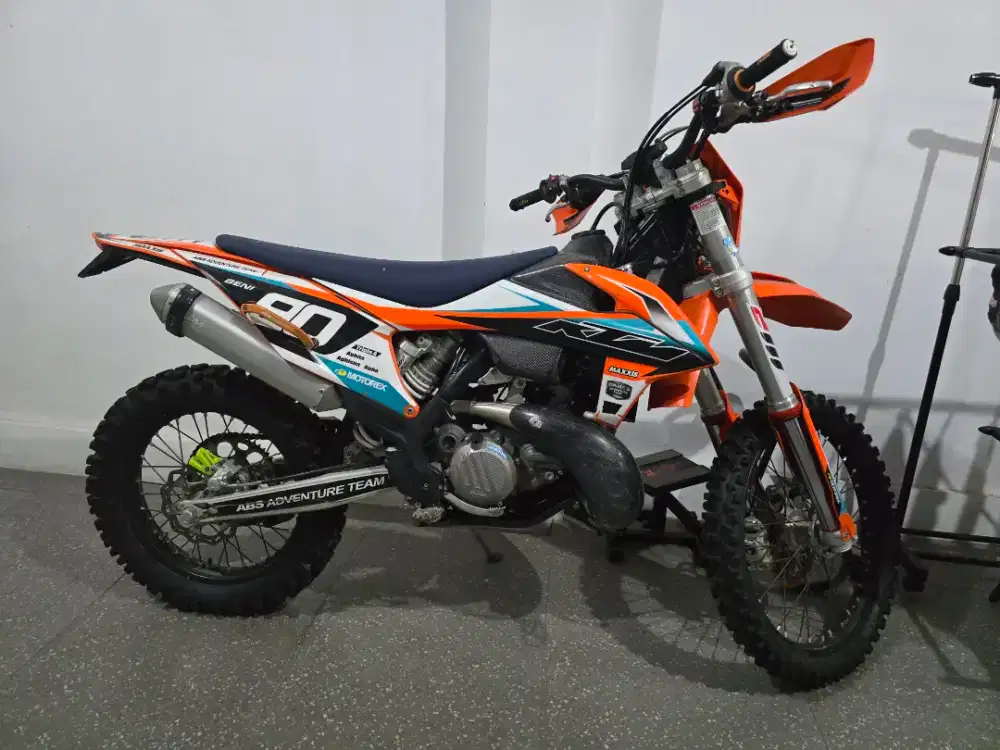 KTM Trail 300CC 2 Tak