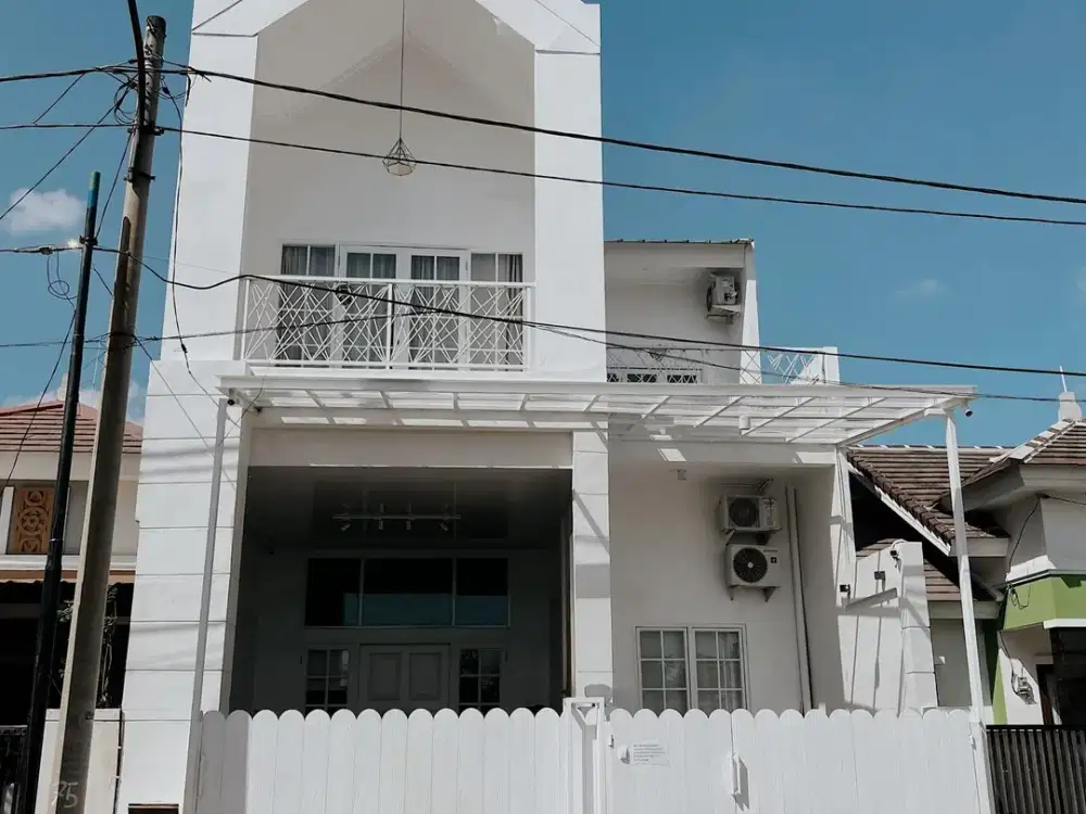 Rumah 5 Kamar Tidur 15 Mnt ke Plaza Taman Harapan Baru J-36042