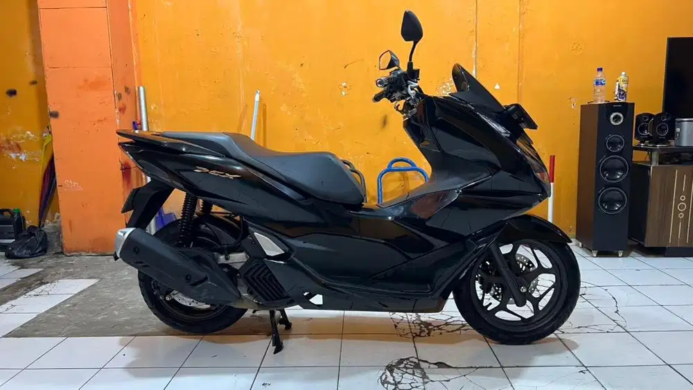 honda pcx low km glosy